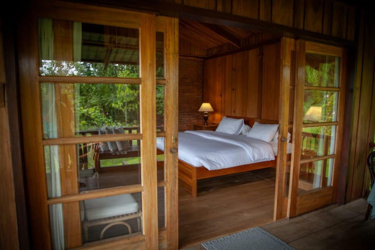Gardenia Country Inn Tomohon Exterior photo